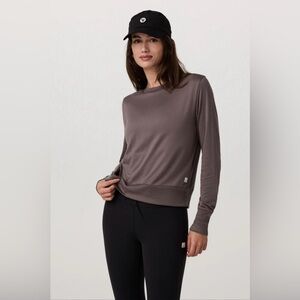 Vuori Womens Sz L Daydream Crew Ultra-lightweight Long Sleeve Tee Shirt Top